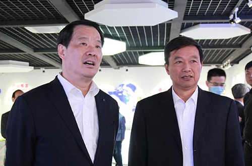 中建材總裁、中國工程院院士彭壽一行蒞臨鵬飛集團考察